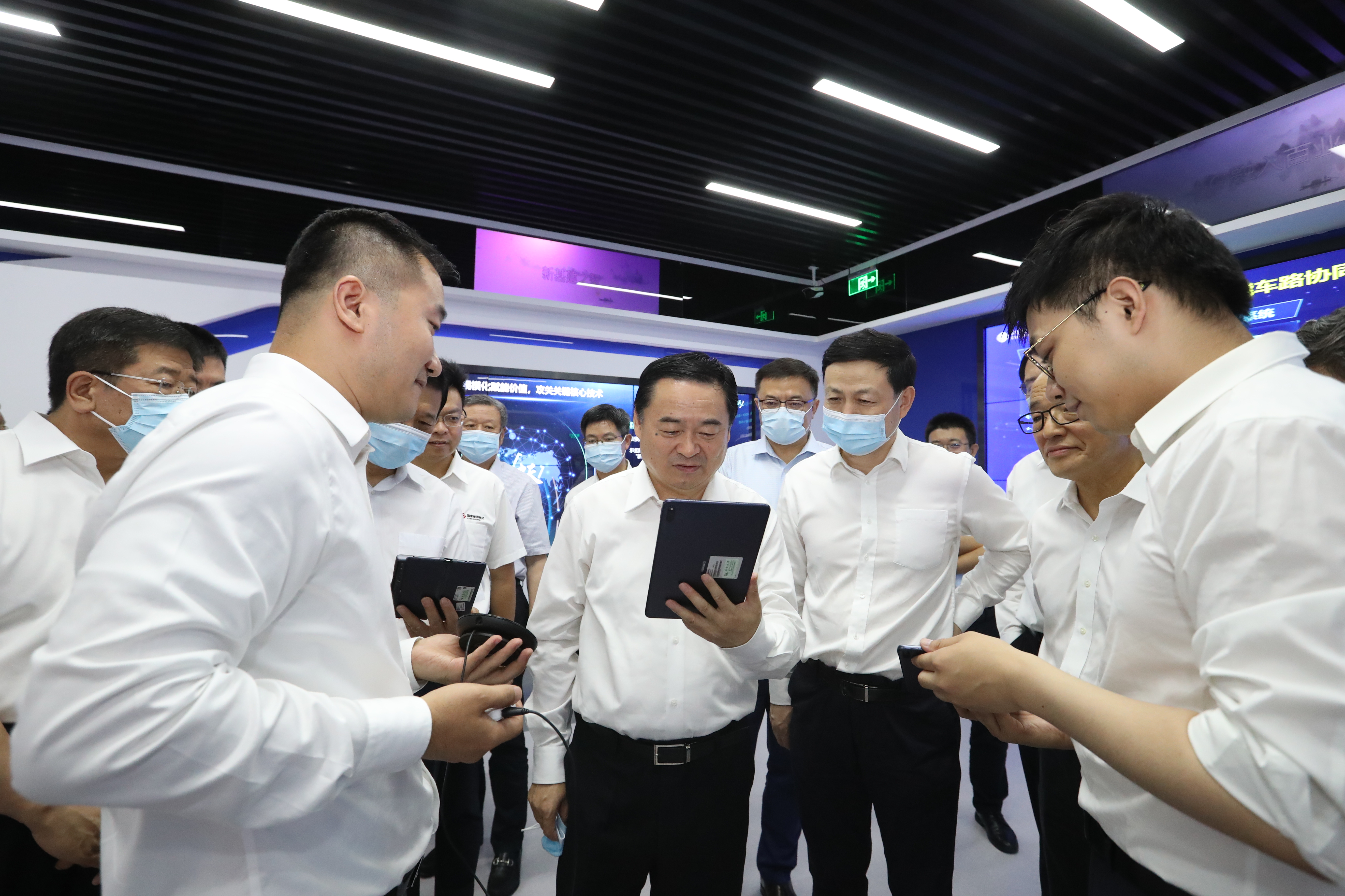 郝鹏、、、国资、、、央企、、、国资委、、、书记、、、主任、、、国企、、、企业刷新